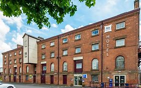 Go2 Burton Upon Trent Central Hotel